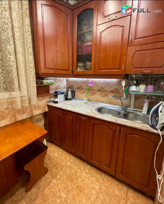 LA11473 Վարձով 3 սենյականոց բնակարան Զավարյան փողոցում