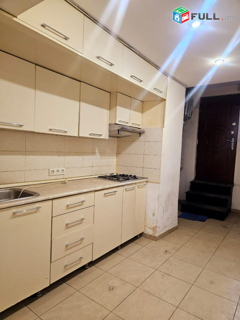LA11476 Վարձով 250 քմ. Բազմաֆունկցիոնալ գույք Վարդանանց փողոցում