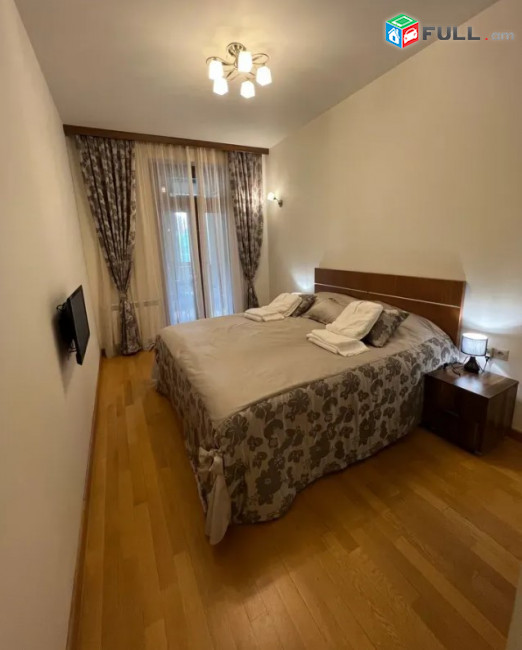 LA11522 Վարձով 3 սենյականոց բնակարան Աբովյան փողոցում