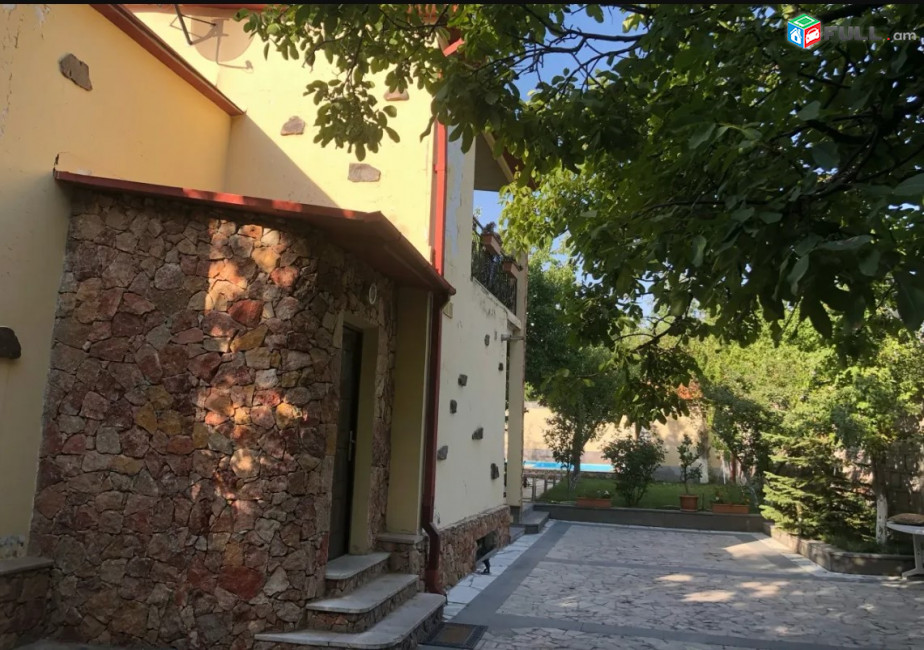 LA11523 Օրավարձով 4 սենյականոց 3 հարկանի առանձնատուն Ջրվեժ 20-րդ փողոցում