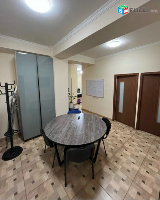 LA11547 Վարձով 3 սենյականոց բնակարան Ադոնցի փողոցում, նորակառույց շենքում 