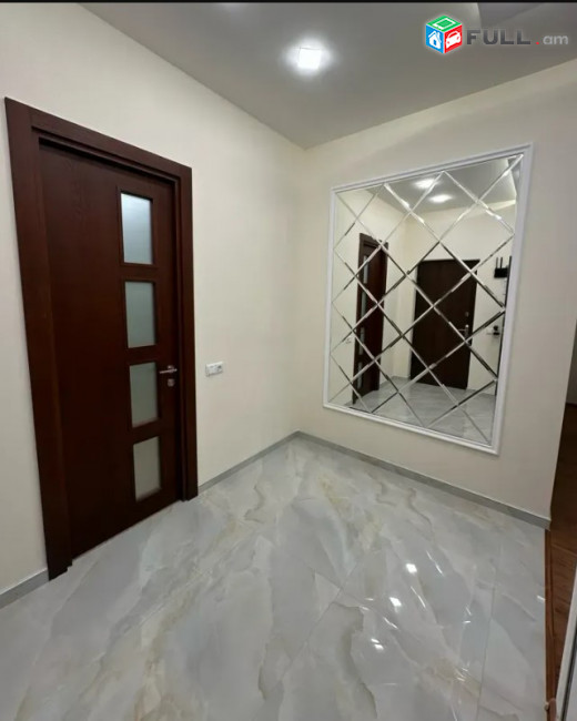LA11567 Վարձով 3 սենյականոց բնակարան նորակառույց շենքում Արամի փողոցում