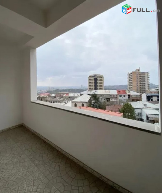 LA11570 Վարձով 3 սենյականոց բնակարան նորակառույց շենքում Գյուլբենկյան փողոցում,