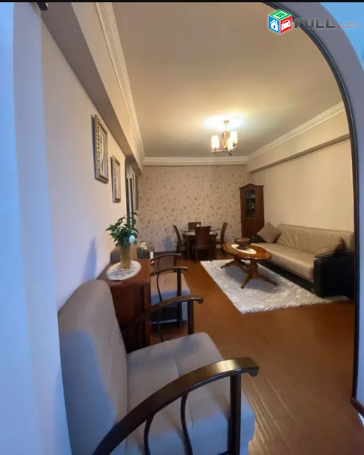 LA11617 Վարձով 2 սենյականոց բնակարան Սունդուկյան փողոցում