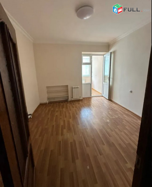 LA11639  Վարձով 87 քմ. Առևտրային և գրասենյակային տարածք Մամիկոնյանց փողոցում