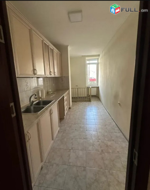 LA11639  Վարձով 87 քմ. Առևտրային և գրասենյակային տարածք Մամիկոնյանց փողոցում
