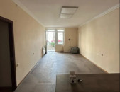 LA11639  Վարձով 87 քմ. Առևտրային և գրասենյակային տարածք Մամիկոնյանց փողոցում