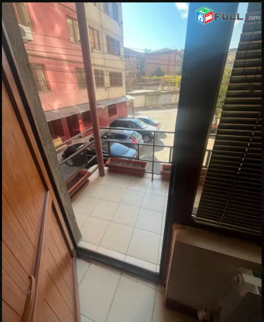LA11650 Վարձով 90 քմ . Գրասենյակային տարածք Վրացական փողոցում