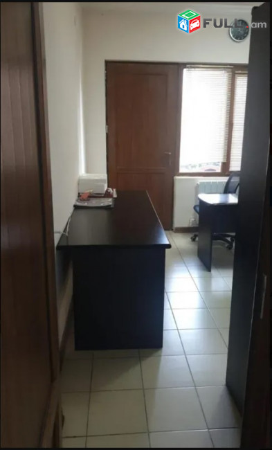 LA11650 Վարձով 90 քմ . Գրասենյակային տարածք Վրացական փողոցում