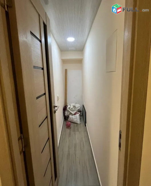 LA11672  Վարձով 87 քմ. Կոմերցիոն անշարժ գույք Վիկտոր Համբարձումյան փողոցում