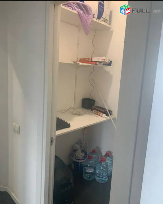 LA11673 Վարձով 204 քմ. Գրասենյակային տարածք Հրաչյա Քոչարի փողոցում