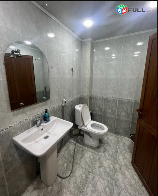 LA11735 Օրավարձով 3 սենյականոց բնակարան Մաշտոցի պողոտա , Օպերայի հարևանությամբ