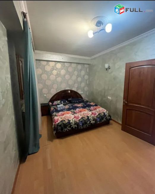 LA11735 Օրավարձով 3 սենյականոց բնակարան Մաշտոցի պողոտա , Օպերայի հարևանությամբ