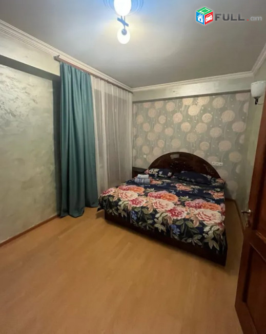 LA11735 Օրավարձով 3 սենյականոց բնակարան Մաշտոցի պողոտա , Օպերայի հարևանությամբ