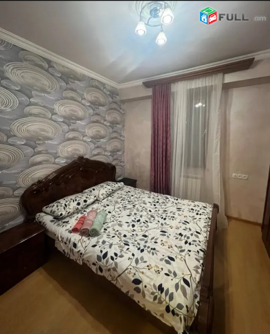 LA11735 Օրավարձով 3 սենյականոց բնակարան Մաշտոցի պողոտա , Օպերայի հարևանությամբ
