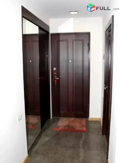 LA00333 Վարձով 3 սենյականոց բնակարան Սունդուկյան փողոցում