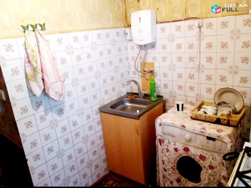 Վաճառվում է 3 սենյականոց բնակարան 