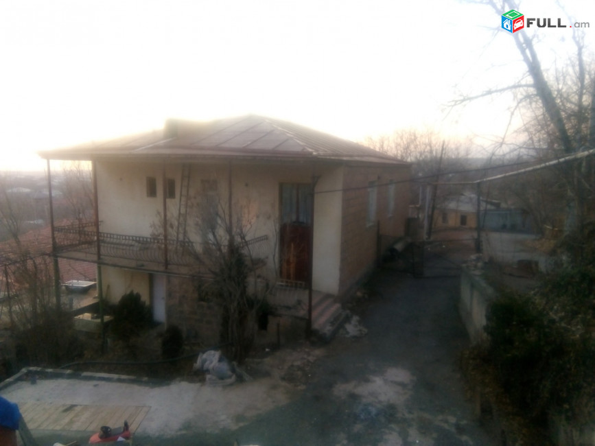 Երկու հարկանի առանձնատուն 