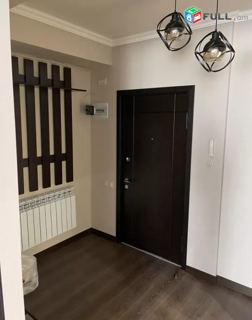 Կոդ 37216  Ֆուչիկ փողոց 3 սեն. բնակարան մոնոլիտ Աջափնյակ