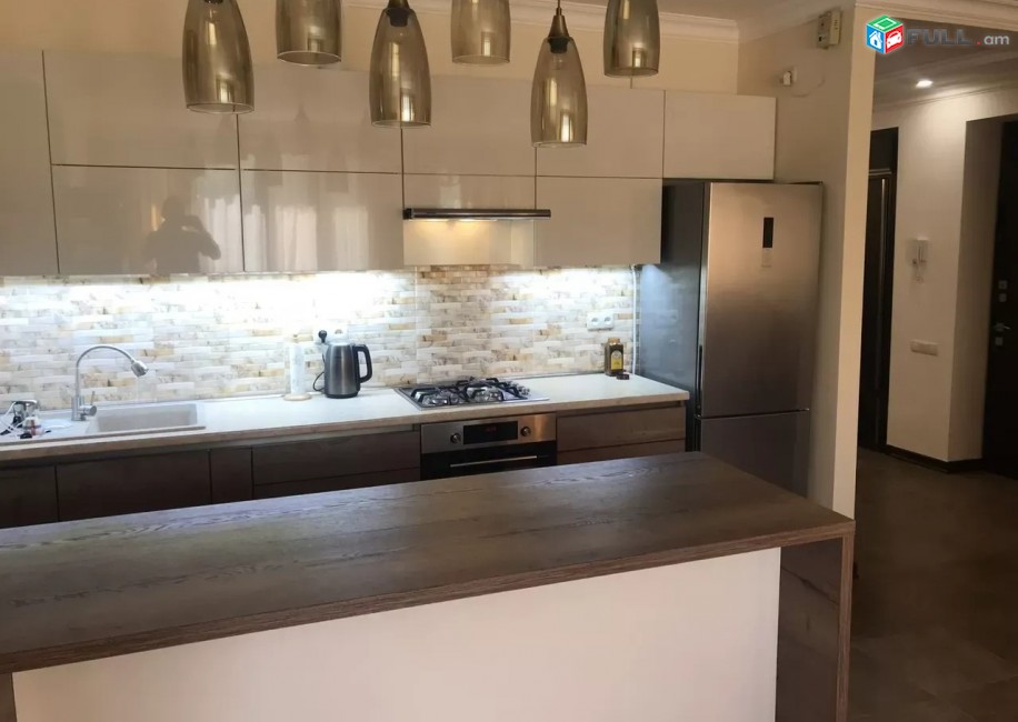 Կոդ 37218  Կորյուն փողոց 3 սեն. բնակարան for rent Koryun st.