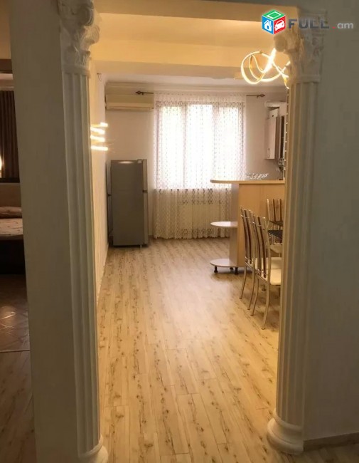 Կոդ 81628  Գրիգոր Լուսավորիչ փողոց 2 սեն. բնակարան փակ շուկայի հարևանությամբ