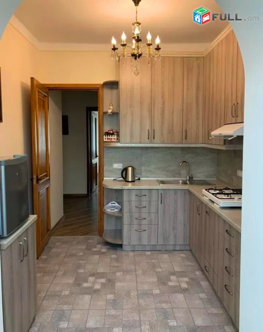 Կոդ 81698  Չարենց փողոց 3 սեն. բնակարան for rent Charenc st.