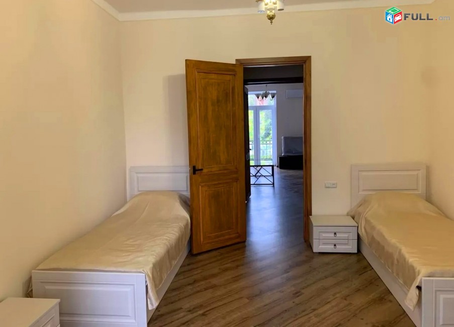 Կոդ 81698  Չարենց փողոց 3 սեն. բնակարան for rent Charenc st.