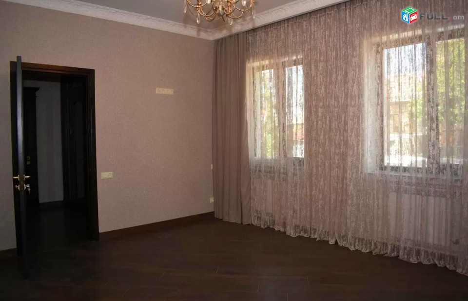 Կոդ HM11  Երկու հարկանի տուն Քաջազնունի փողոցում կենտրոնում, 600 ք.մ., 3+ սանհանգույց