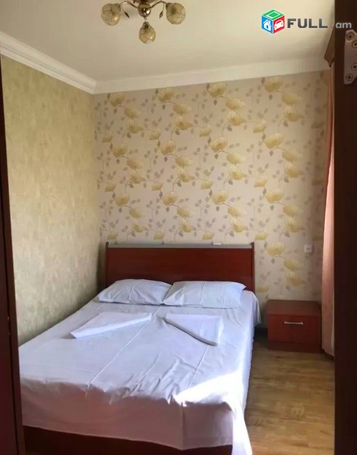 Կոդ HM23  Աբովյան փողոց 2 սեն. բնակարան / for rent Abovyan st.
