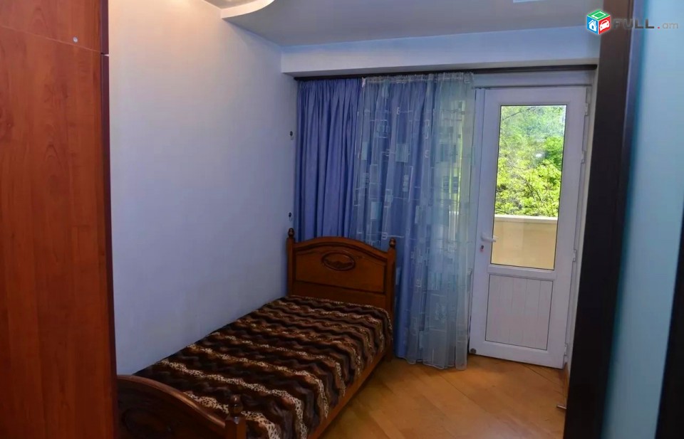 Կոդ HM217 Խորենացի փողոց 3 սեն. բնակարան Ոսկու շուկայի հարևանությամբ