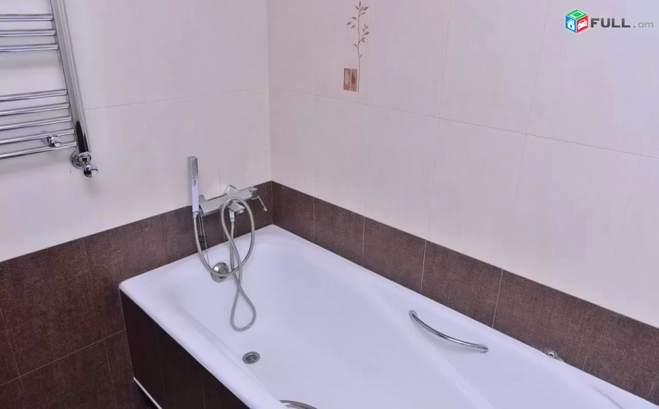 Կոդ HM217 Խորենացի փողոց 3 սեն. բնակարան Ոսկու շուկայի հարևանությամբ