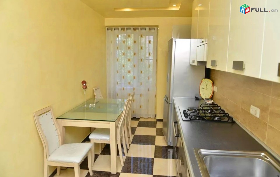 Կոդ HM217 Խորենացի փողոց 3 սեն. բնակարան Ոսկու շուկայի հարևանությամբ