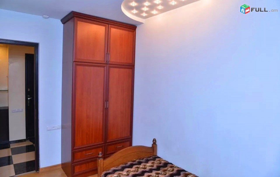 Կոդ HM217 Խորենացի փողոց 3 սեն. բնակարան Ոսկու շուկայի հարևանությամբ