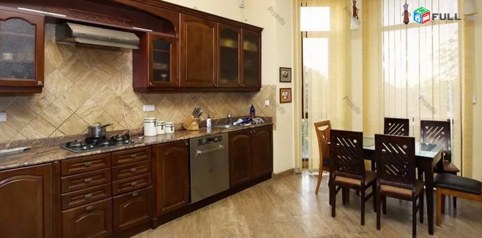 АК1133 Երեք հարկանի քարե ամառանոց Նորքի Այգիներ փողոցում Նորք Մարաշում, 200 ք.մ., 3+ սանհանգույց
