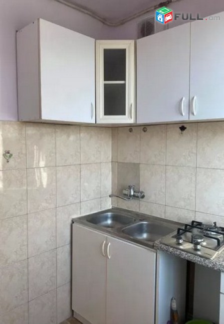 AKAK2278 բնակարան Հալաբյան փողոցում, 32 ք.մ., 2/4 հարկ, եվրովերանորոգված, քարե շենք