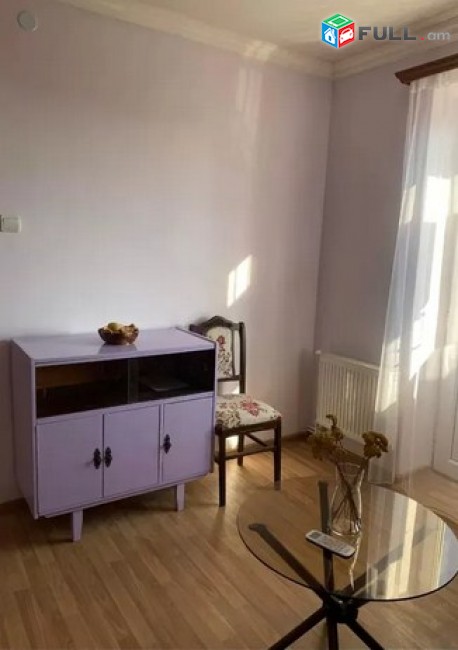 AKAK2278 բնակարան Հալաբյան փողոցում, 32 ք.մ., 2/4 հարկ, եվրովերանորոգված, քարե շենք