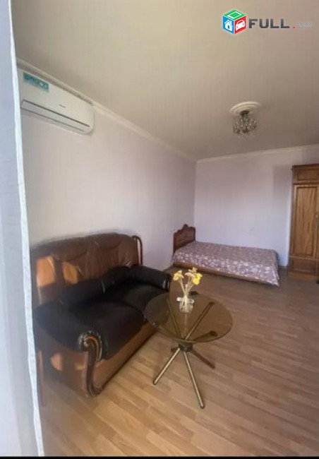 AKAK2278 բնակարան Հալաբյան փողոցում, 32 ք.մ., 2/4 հարկ, եվրովերանորոգված, քարե շենք