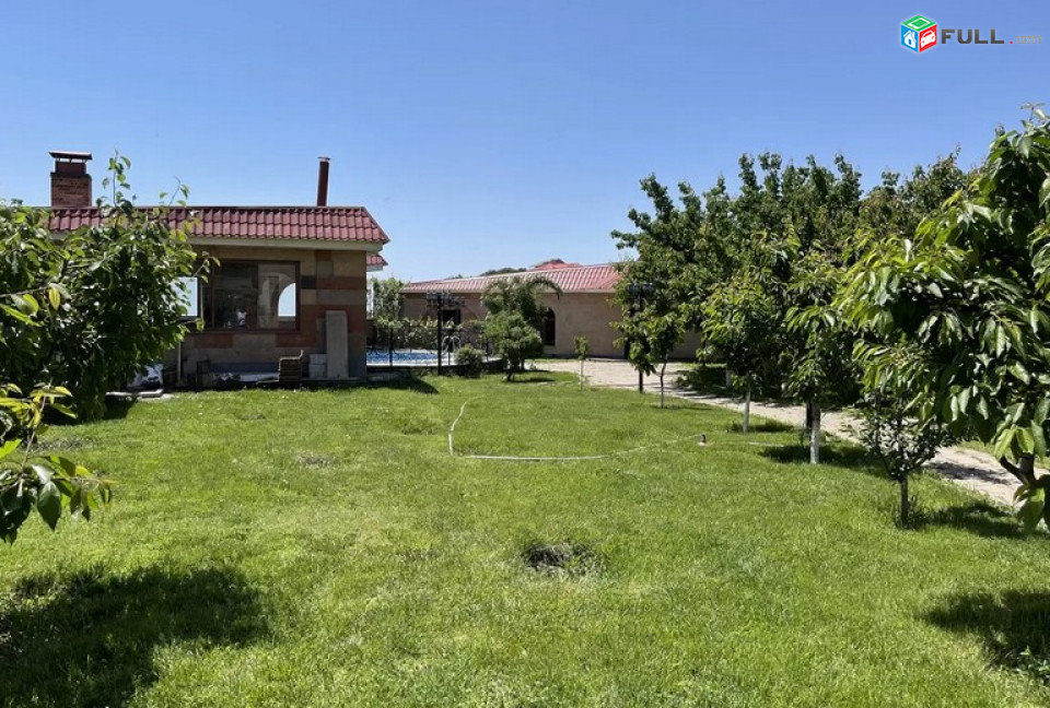AK2677  Երկու հարկանի քարե տուն, Դավիթ Բեկի փողոցում