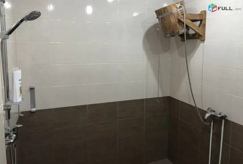 AK2677  Երկու հարկանի քարե տուն, Դավիթ Բեկի փողոցում