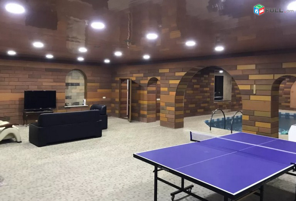 AK2677  Երկու հարկանի քարե տուն, Դավիթ Բեկի փողոցում