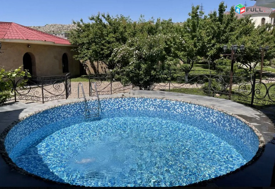 AK2677  Երկու հարկանի քարե տուն, Դավիթ Բեկի փողոցում