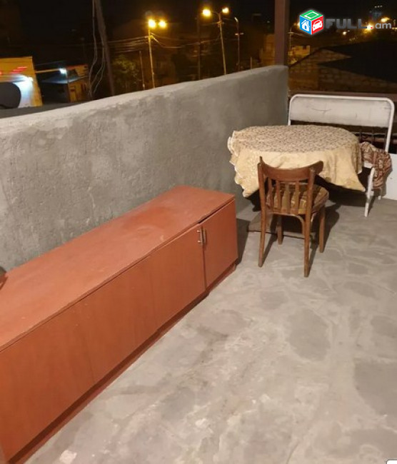 AK2714   բնակարան Դավիթ Բեկի փողոցում, 44 ք.մ., եվրովերանորոգված, քարե շենք, 2 սենյականոց 