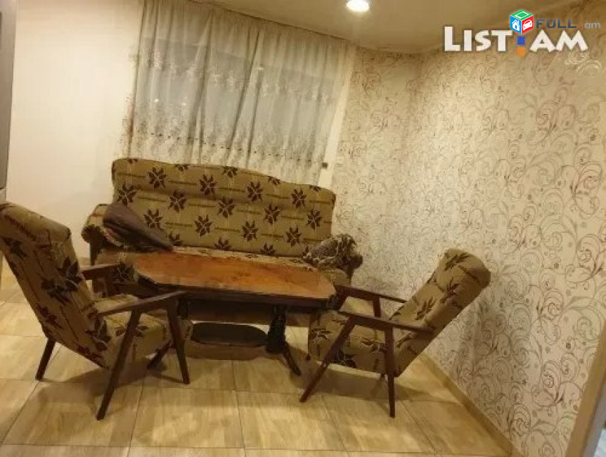 AK2714   բնակարան Դավիթ Բեկի փողոցում, 44 ք.մ., եվրովերանորոգված, քարե շենք, 2 սենյականոց 