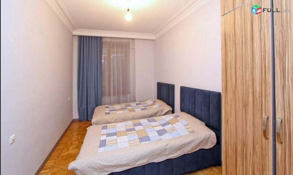 AK2835   բնակարան Սայաթ-Նովայի պողոտայում, 90ք.մ., բարձր առաստաղներ, կապիտալ վերանորոգված, 4 սենյականոց