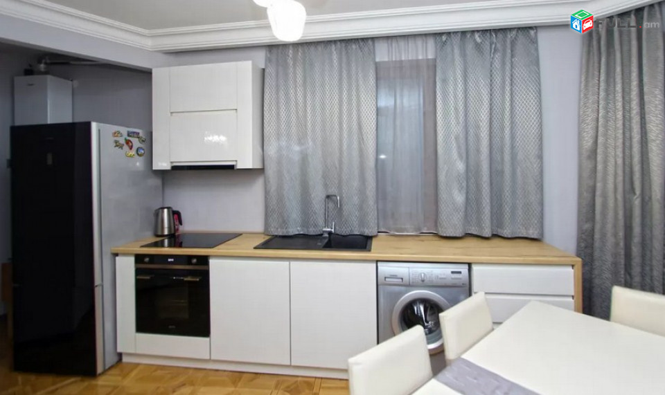 AK2835   բնակարան Սայաթ-Նովայի պողոտայում, 90ք.մ., բարձր առաստաղներ, կապիտալ վերանորոգված, 4 սենյականոց