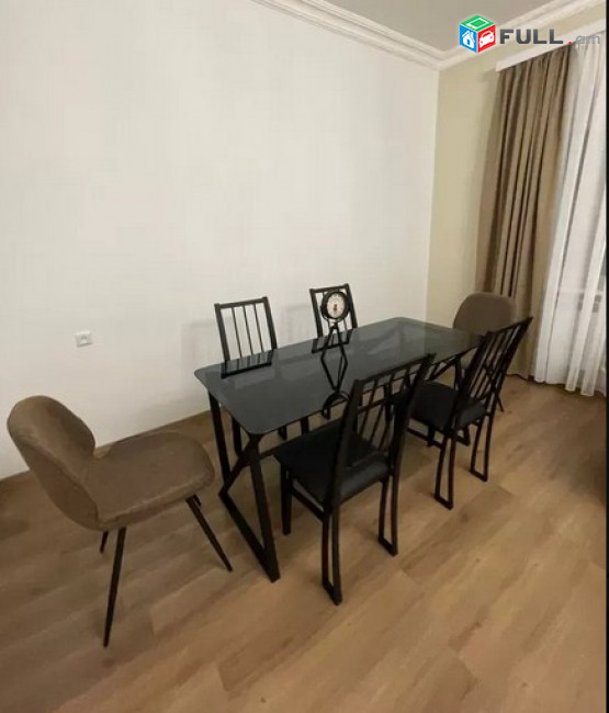 AK3040   Մեկ հարկանի քարե տուն Էրեբունիում, 130 ք.մ., դիզայներական ոճով վերանորոգված