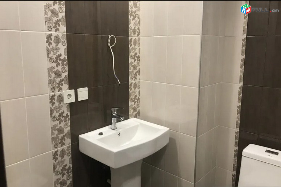 AK4023  բնակարան նորակառույց շենքում Պարույր Սևակի փողոցում, 3 սենյականոց