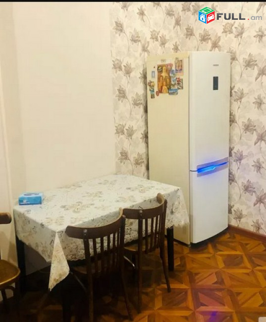 AK4038   բնակարան Մոսկովյան փողոցում,  մի քանի պատշգամբ, 4 սենյականոց