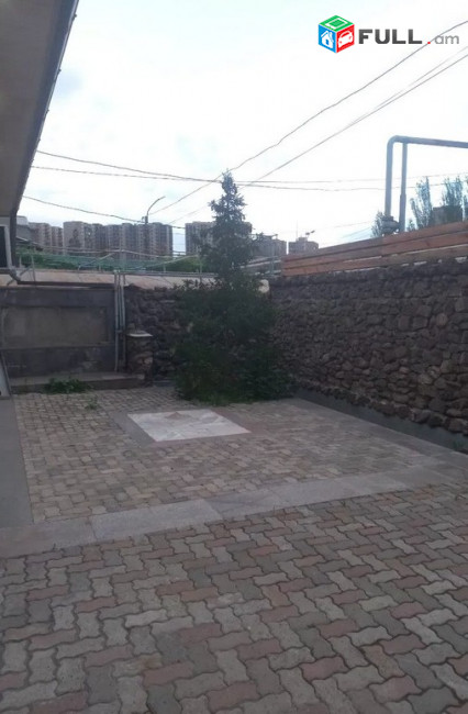 AK4061   Մեկ հարկանի քարե տուն կենտրոնում, 132 ք.մ., 3+ սանհանգույց, դիզայներական ոճով վերանորոգված