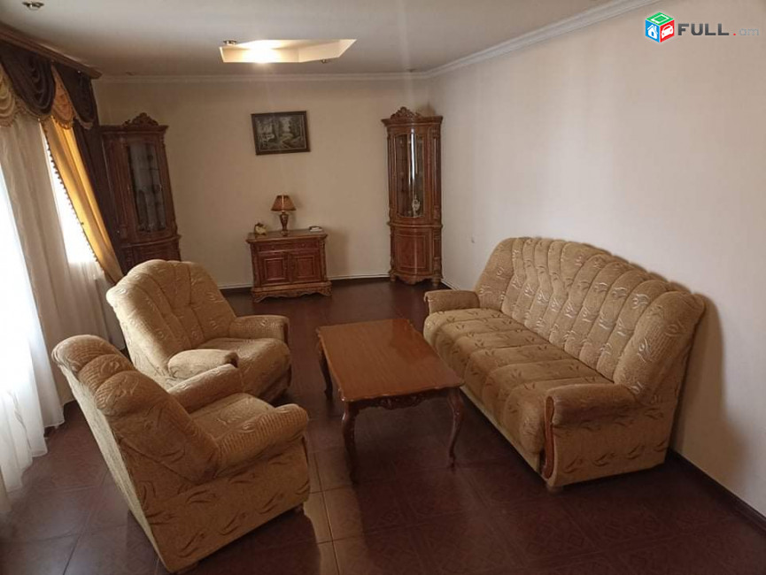 AK4116  Երեք հարկանի քարե տուն Շոպրոնի փողոցում Նոր Նորքում, 150 ք.մ., 2 սանհանգույց, կապիտալ վերանորոգված